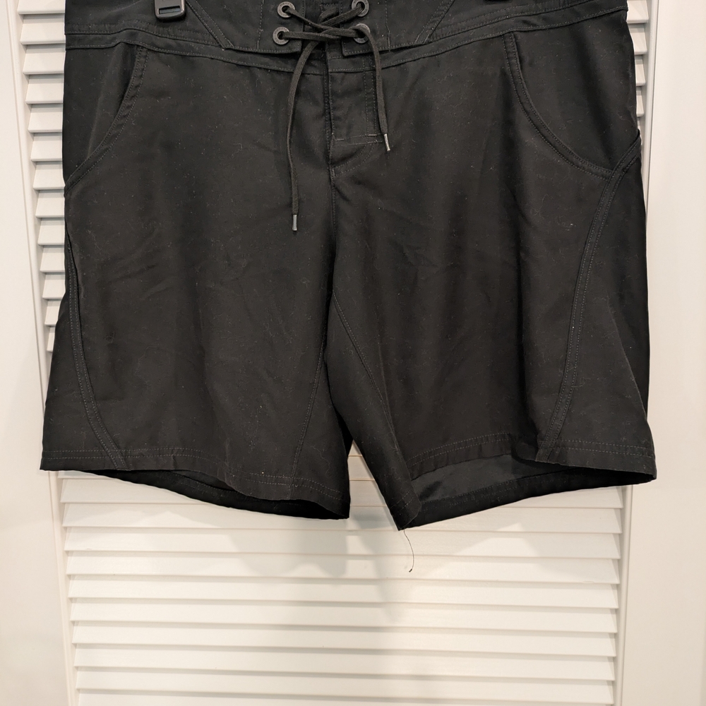 Columbia Black Athletic Men's Shorts Size 36